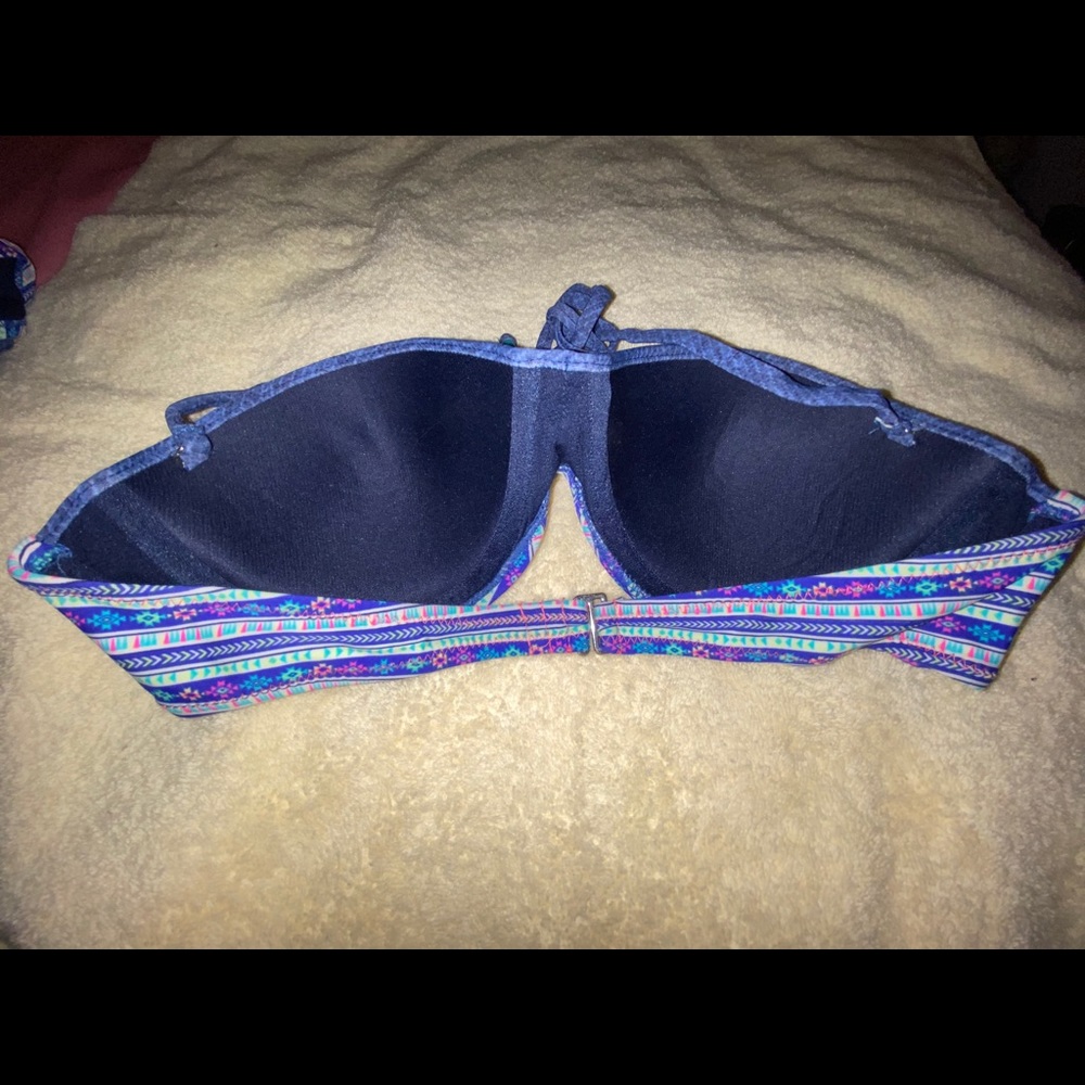 Bikini - Picture 4 of 5
